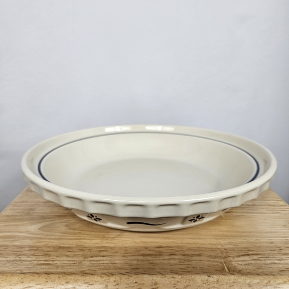 Longaberger Pottery Woven Traditions Classic Blue 10” Pie Plate - Picture 2 of 4